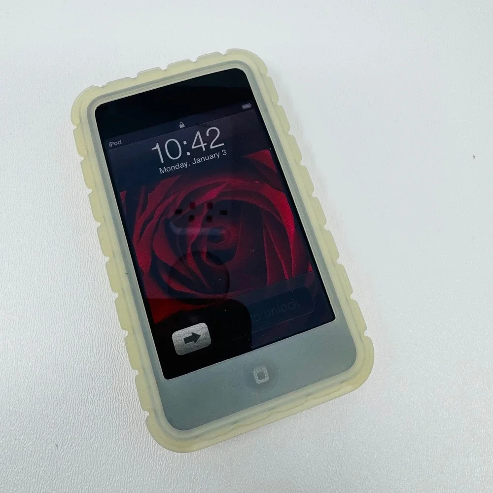 Apple iPod touch 1st Generation 8GB Black MA623LL/A Model A1213 with Box